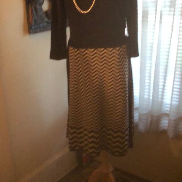 Dress - Picture 2 of 4